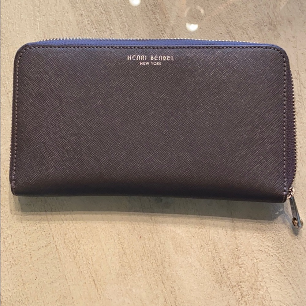 Henri Bendel wallet
